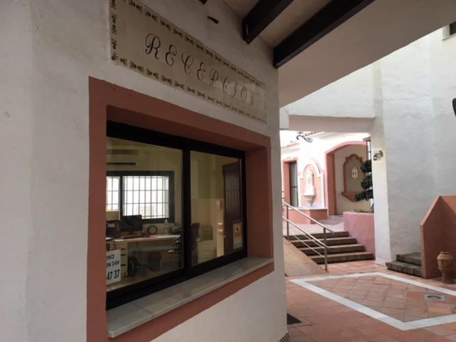 Large And Elegant In Puerto Banus With Pools And Paddle Apartment Marbella Exterior photo