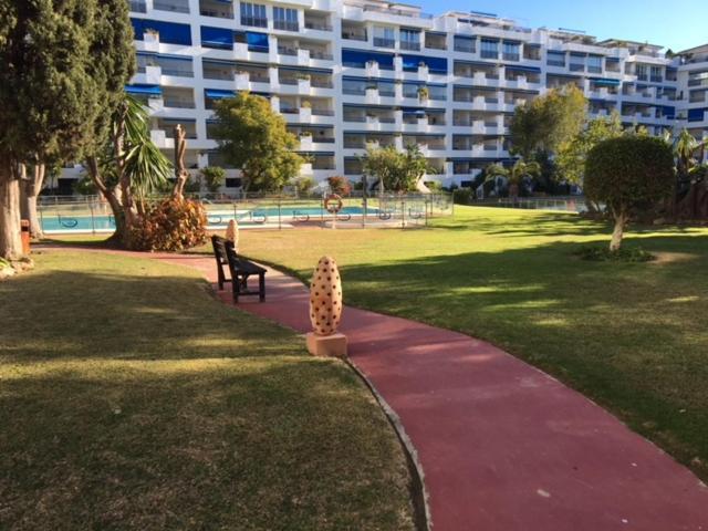 Large And Elegant In Puerto Banus With Pools And Paddle Apartment Marbella Exterior photo